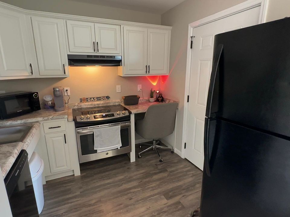 1st image of 275 E King St #214