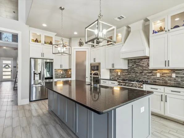 9008 Quarry Hill Ct, Fort Worth, TX 76179