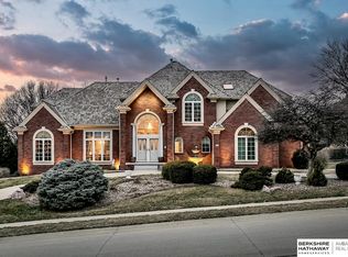 618 N 157th Cir, Omaha, NE 68118