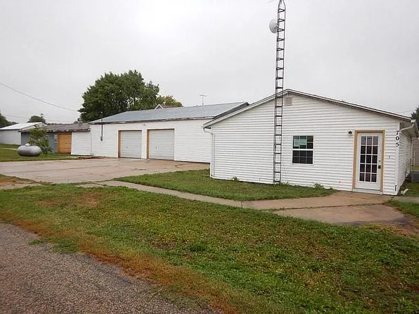 705 Ann St, Williams, IA 50271