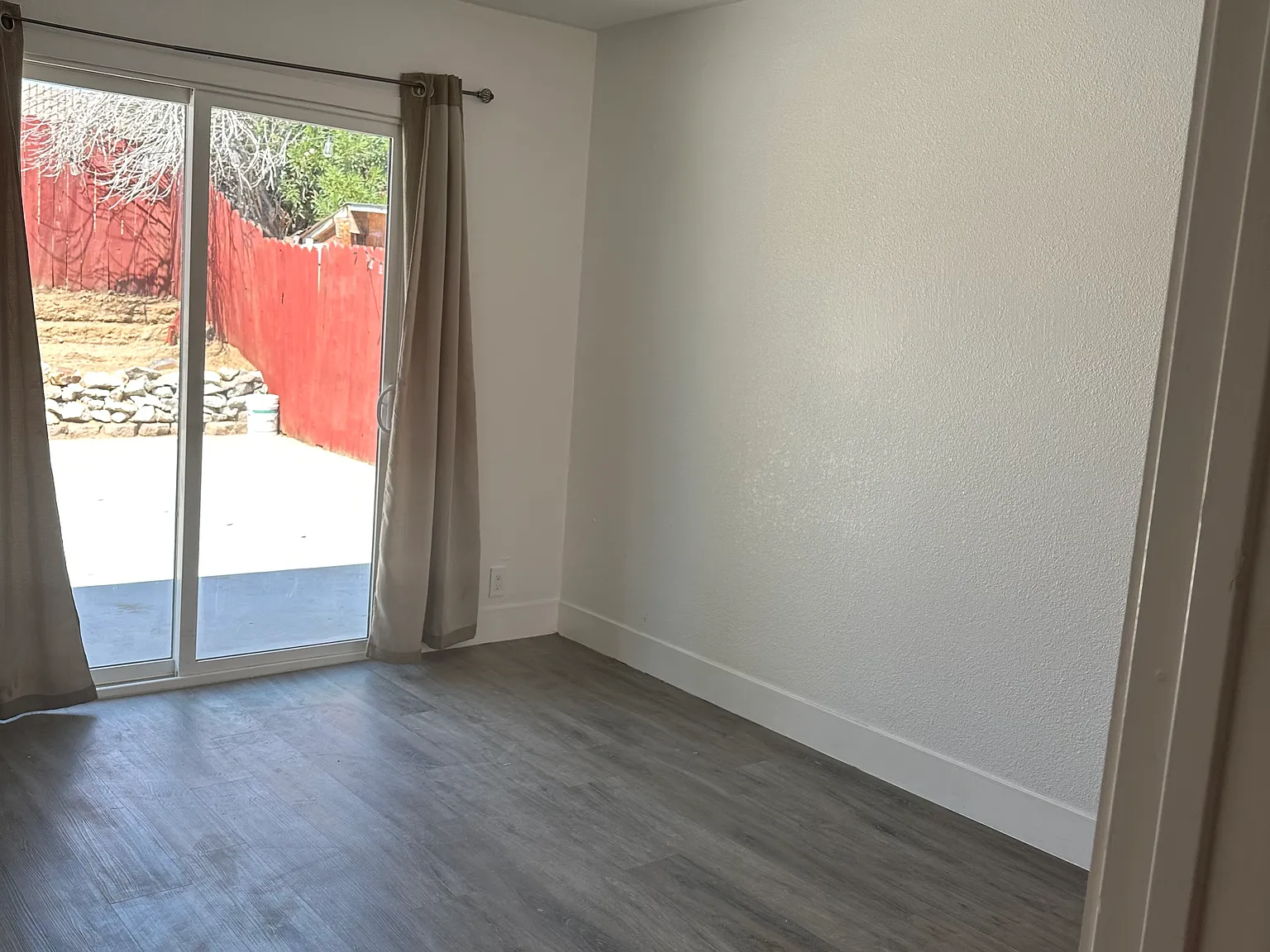 4 bed, 1144 sqft, $2,200 — Photo 4