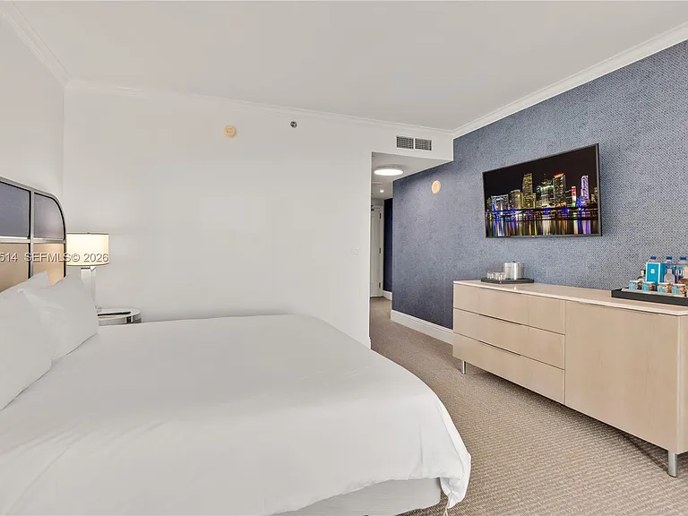 4401 Collins Ave #1508 — Photo 11