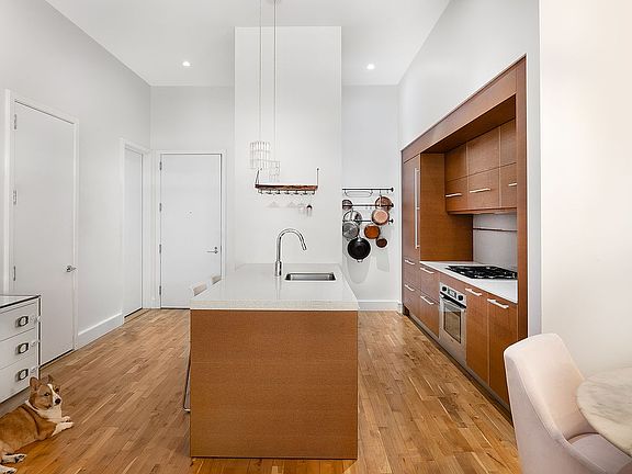 4th image of 360 Furman St APT 701