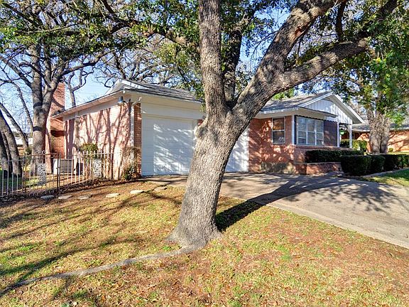 3rd image of 6421 Brentwood Dr