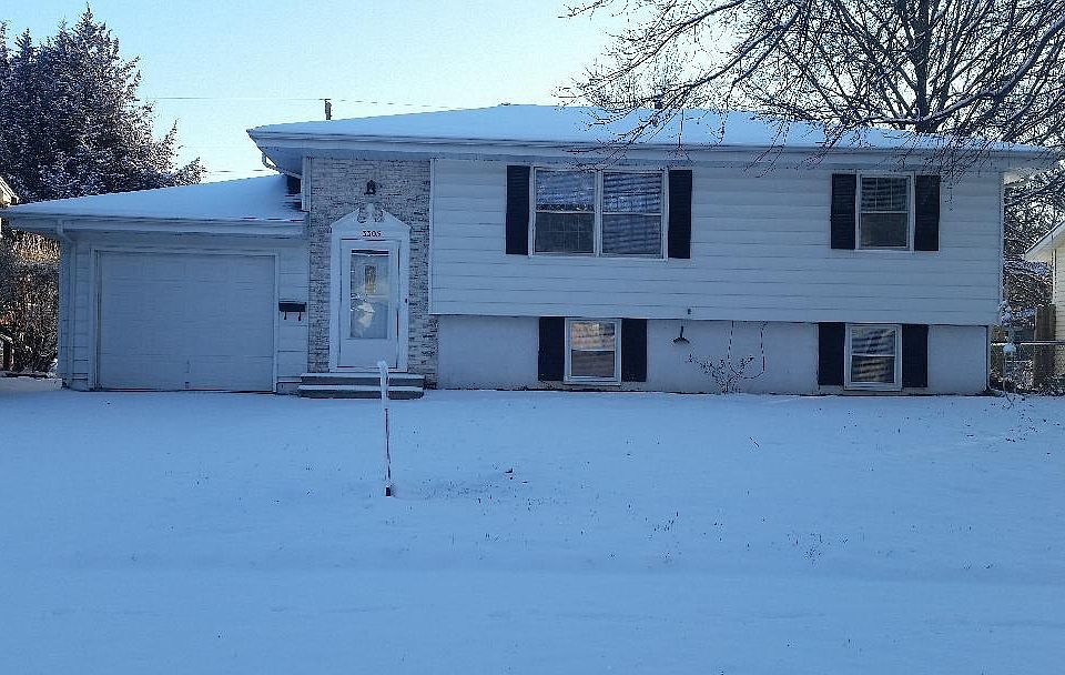 1st image of 3305 S 121st St