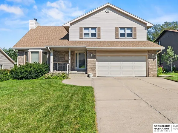 707 S Fillmore St, Papillion, NE 68046