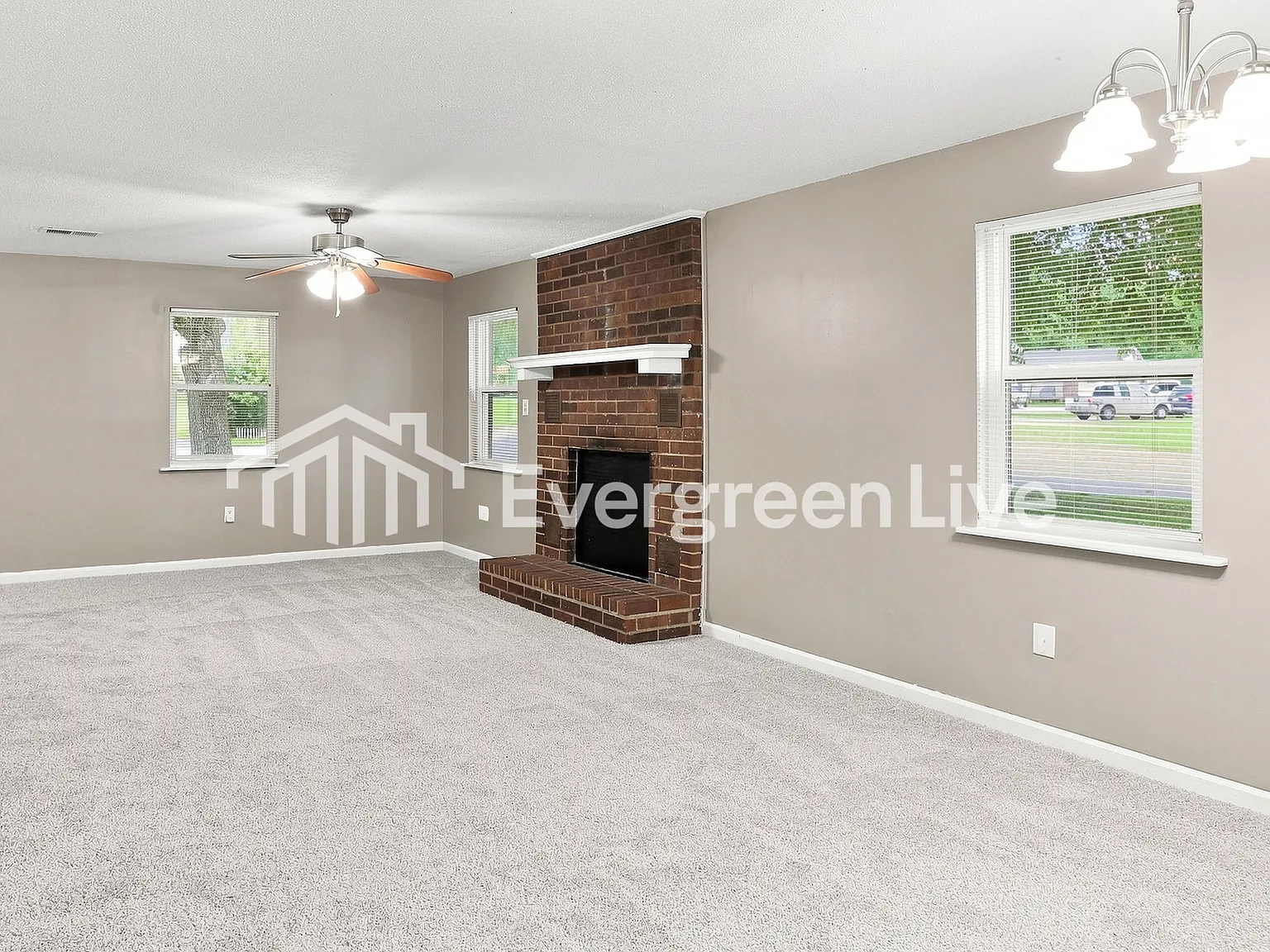 4 bed, 2.0 bath, 1917 sqft, $1,645 — Photo 3