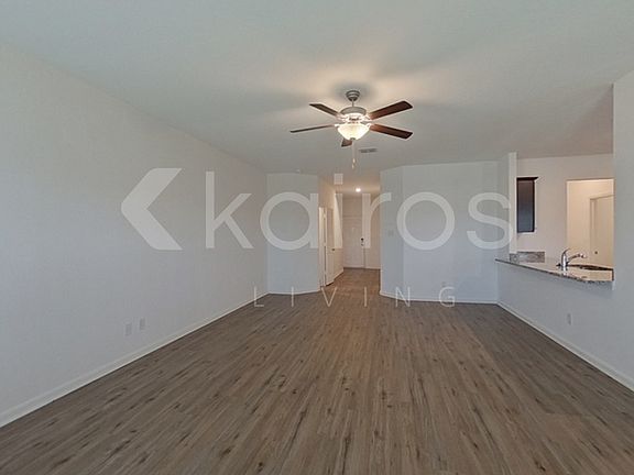 3rd image of 906 Shady Brk
