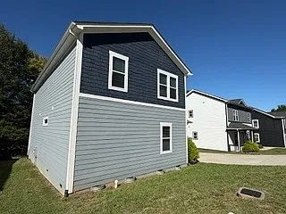 5 bed, 3.5 bath, 2882 sqft, $2,100 — Photo 4