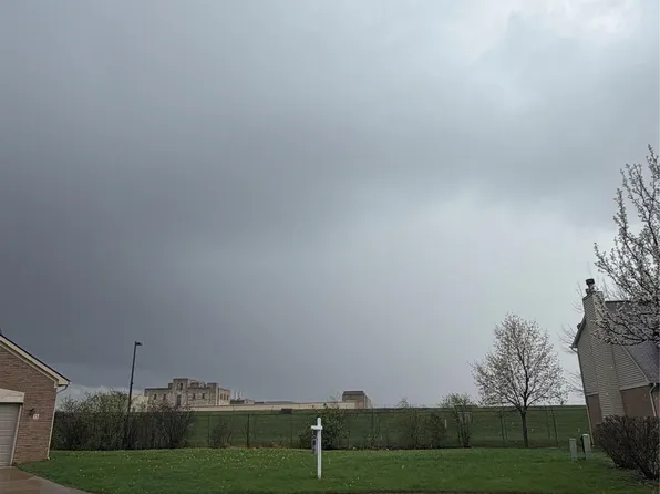 11 Morross Cir, Dearborn, MI 48126