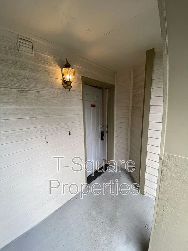 2 bed, 1.5 bath, 1050 sqft, $2,450 — Photo 3