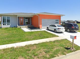 4413 Shocker Rd, Cedar Falls, IA 50613