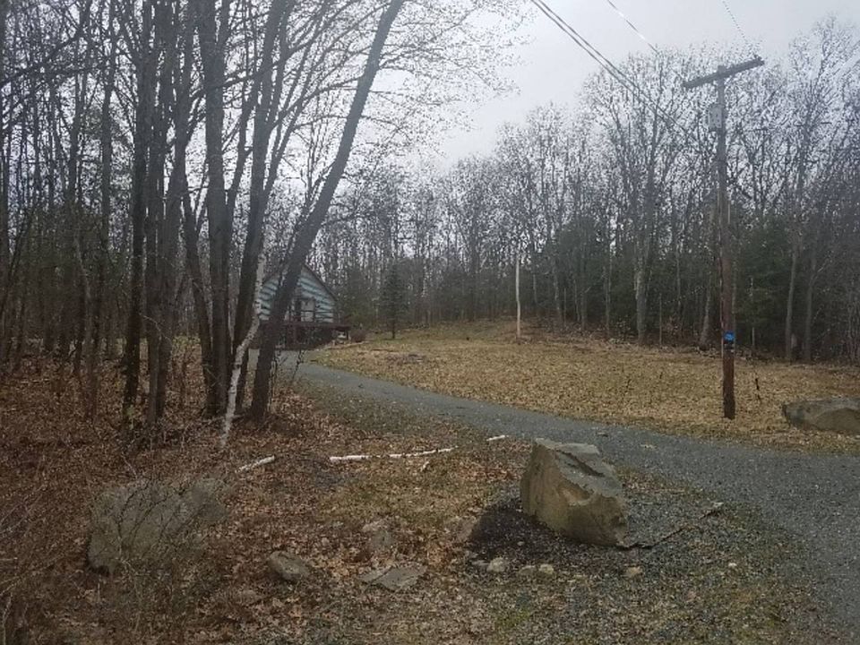 2nd image of 61 Stage Coach Rd