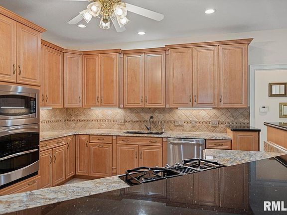 5th image of 6209 Mackenzie Pl