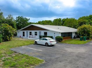 2660 Lakeview Dr, Naples, FL 34112