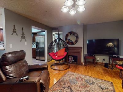 11230 Peach Grove St APT 208, North Hollywood, CA, 91601