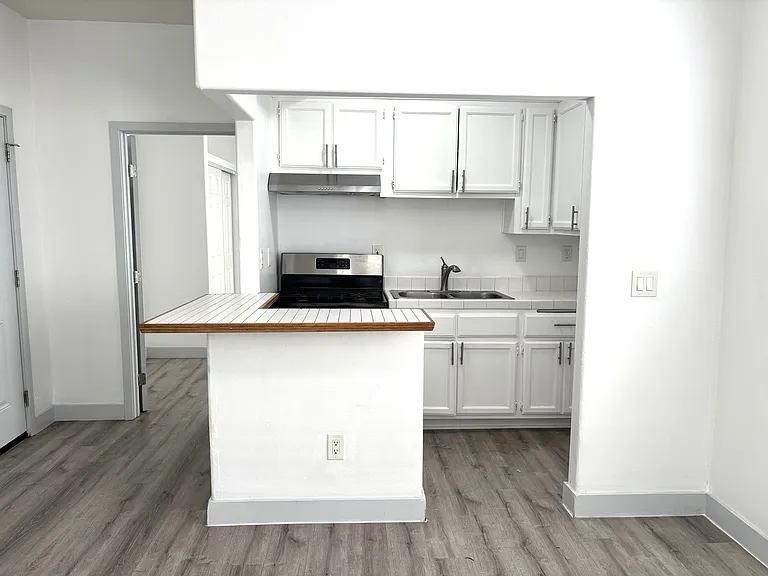 630 W Sepulveda St #3 — Photo 2