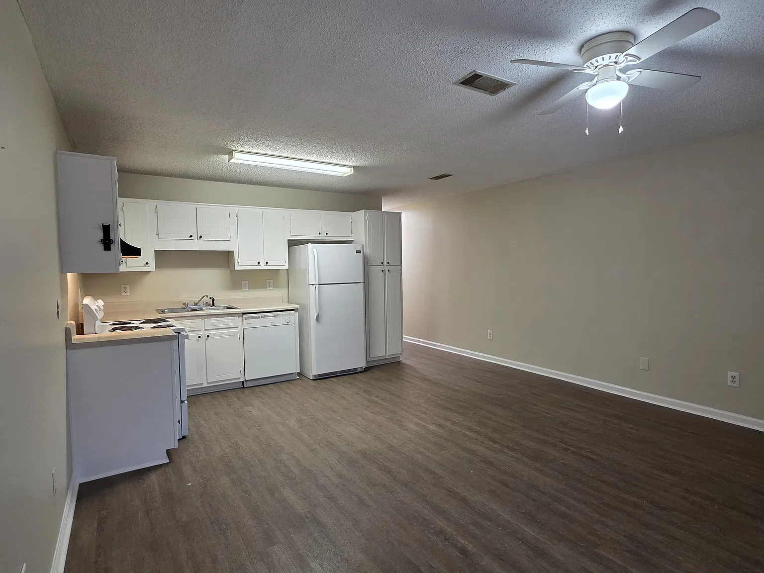 2 bed, 900 sqft, $895 — Photo 4
