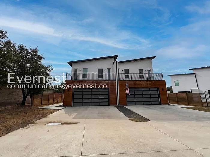 3 bed, 2.5 bath, 1600 sqft, $2,495 — Photo 3
