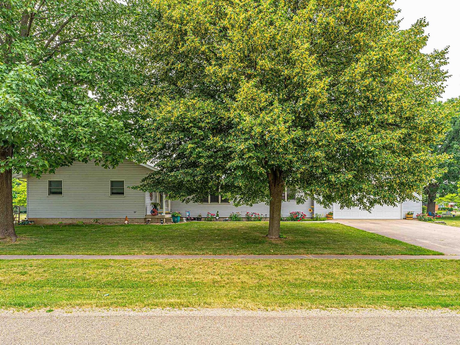 306 SW 5th St, Atlanta, IL 61723 Zillow