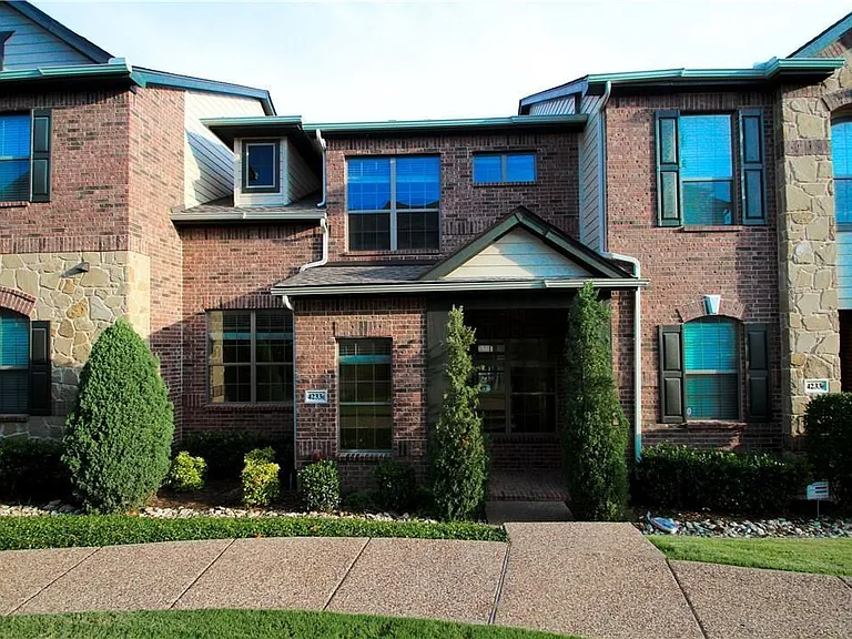 4233 Swan Forest Dr #E — Photo 1