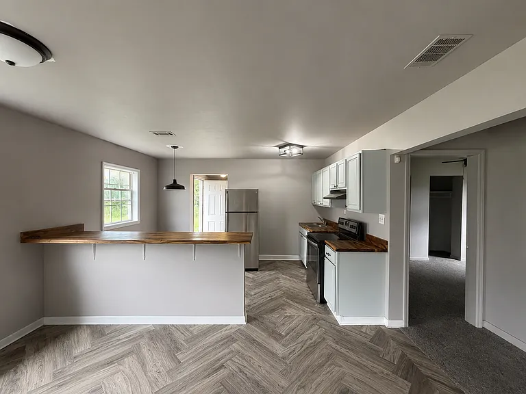 111 13th St E #111 — Photo 3