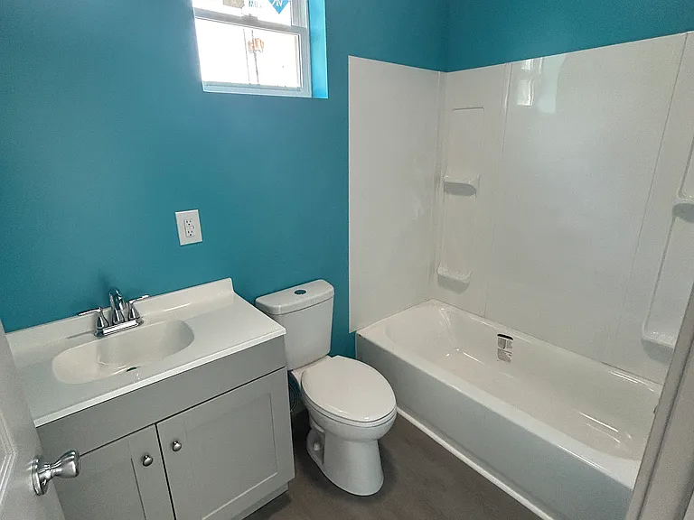 235 Iowa St — Photo 10