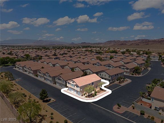 2nd image of 2596 Lazy Saddle Dr