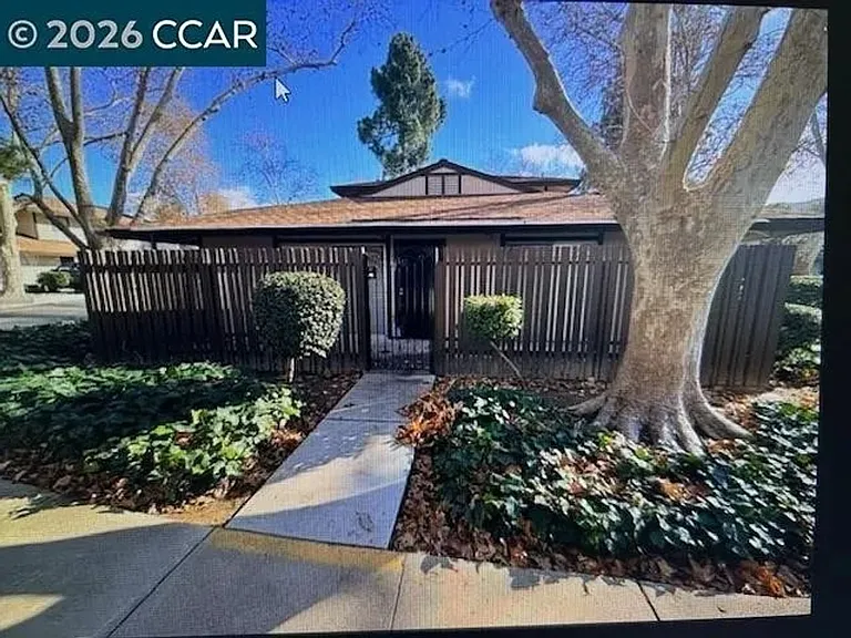 5451 Roundtree Pl #F — Photo 17
