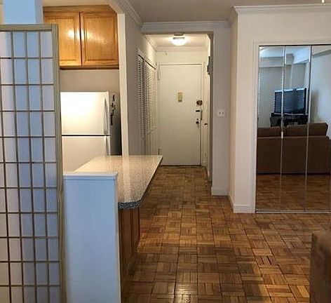 4th image of 33 Barker Ave APT 3D