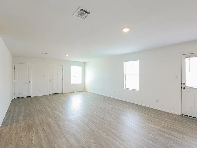 2903 Gustavo Dr — Photo 5
