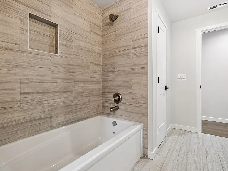 5114 Picnic Point Rd — Photo 38