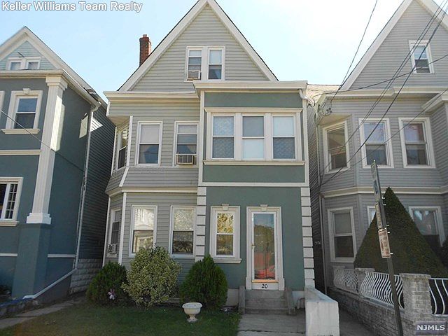 2nd image of 20 Knickerbocker Ave