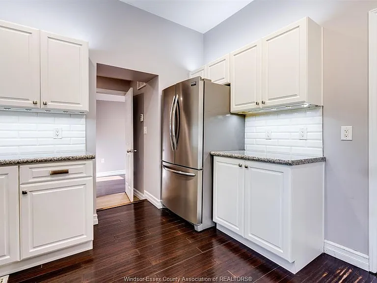 1672 Elgin St — Photo 12
