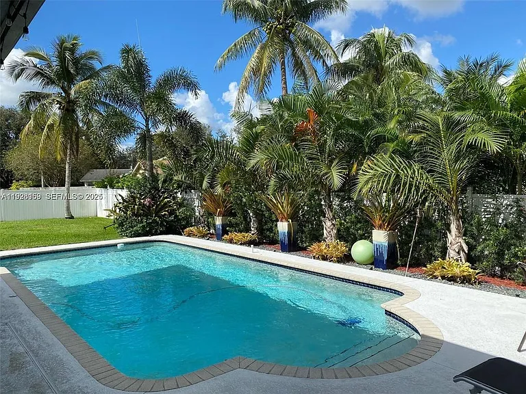 8965 SW 59th Ct #HOME — Photo 2