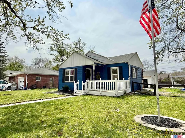 1279 N 7th St, Seward, NE 68434