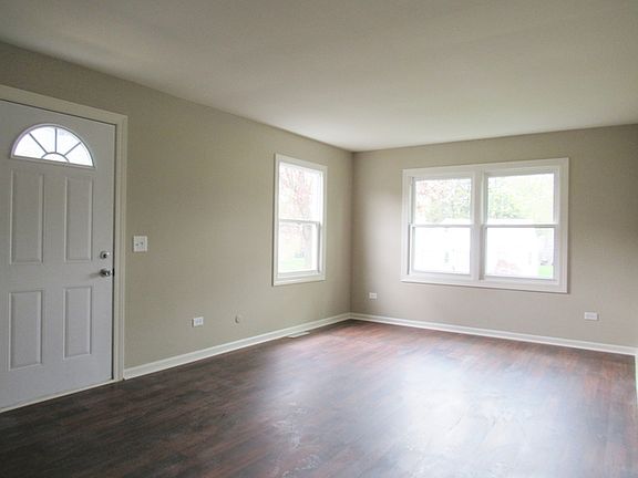 4th image of 1607 Woodridge Dr