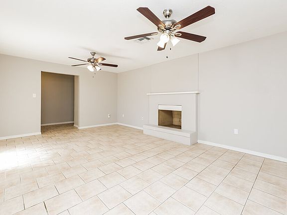 4th image of 26915 Magnolia Blvd
