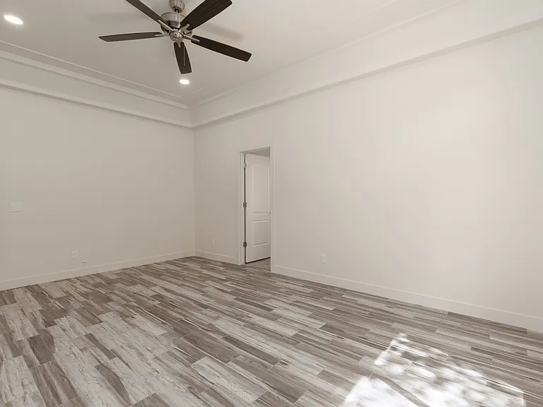 1584 N Raven Ln — Photo 16