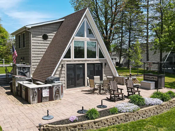 3258 SE Indian Trail Lake Rd, Farmland, IN 47340