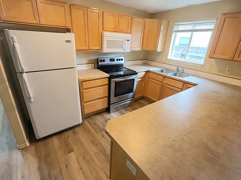3016-3022 SW Juniper Ave — Photo 13