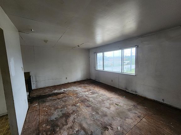 2nd image of 4743 Miller Ln