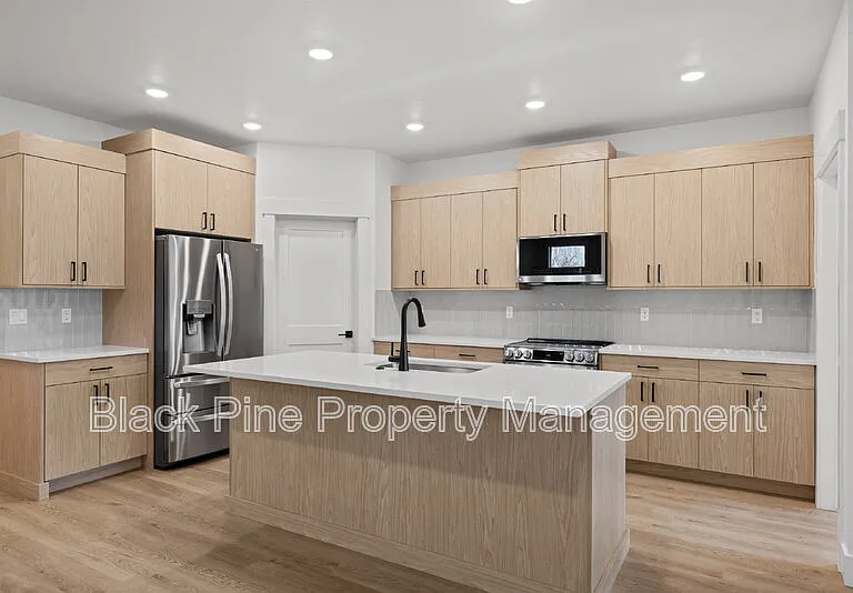 4642 N Maple Grove Rd — Photo 10