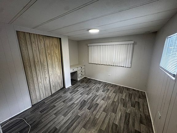 3rd image of 7213 Commons Blvd