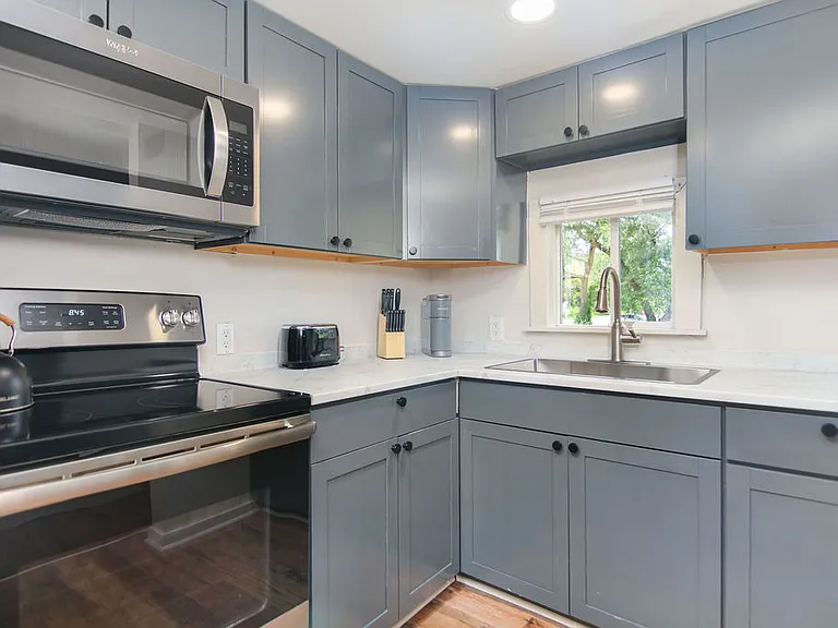 4208 S Rhett Ave #E — Photo 10