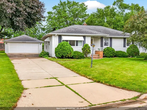 1049 Gregory St, Neenah, WI 54956