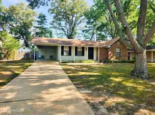 5646 Briarwood Dr, Horn Lake, MS 38637