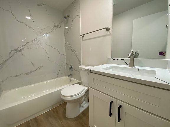 4th image of 3815 Tacoma Ave S #11
