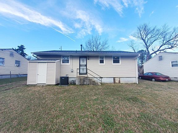 3rd image of 2218 Richmond Ave