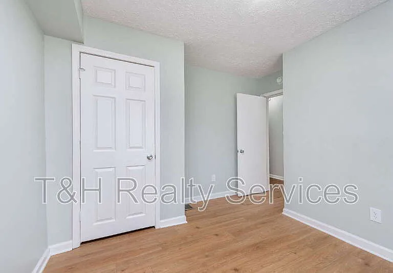 326 Jefferson Ave — Photo 31